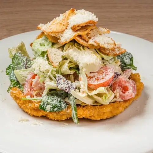 Salată Caesar cu pui